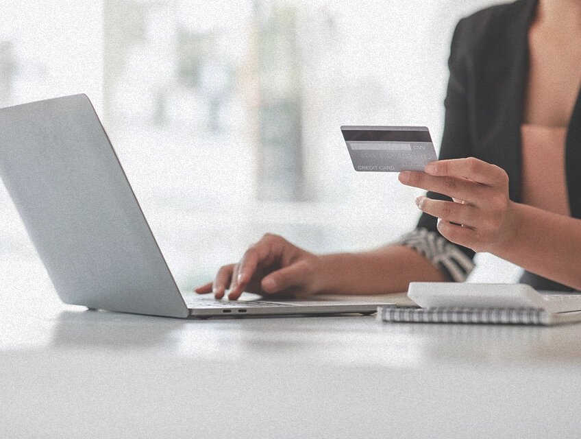 ¿Cómo puedo recuperar mi dinero si me estafaron por internet?